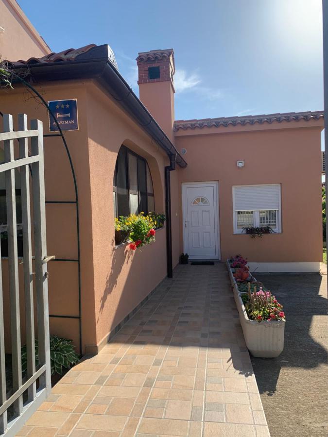 וינקורן Apartman Dalija מראה חיצוני תמונה