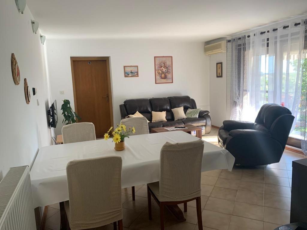 וינקורן Apartman Dalija מראה חיצוני תמונה