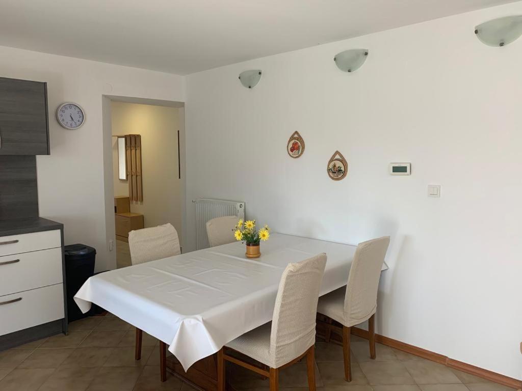 וינקורן Apartman Dalija מראה חיצוני תמונה