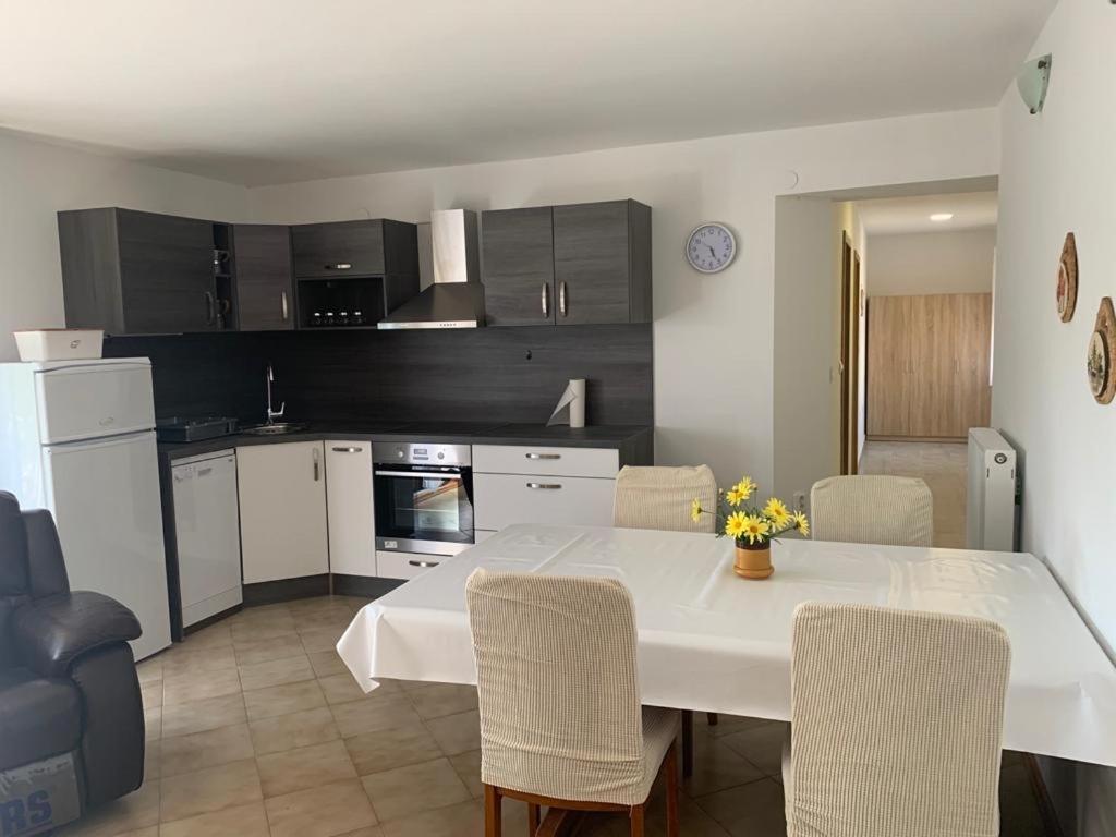 וינקורן Apartman Dalija מראה חיצוני תמונה