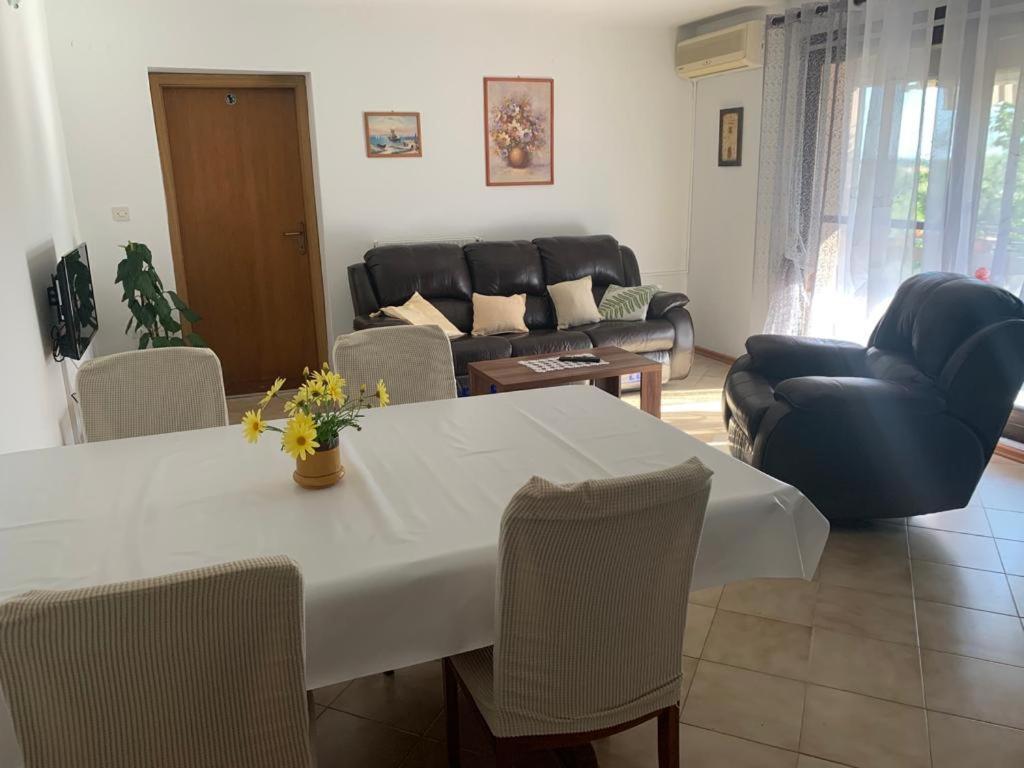 וינקורן Apartman Dalija מראה חיצוני תמונה